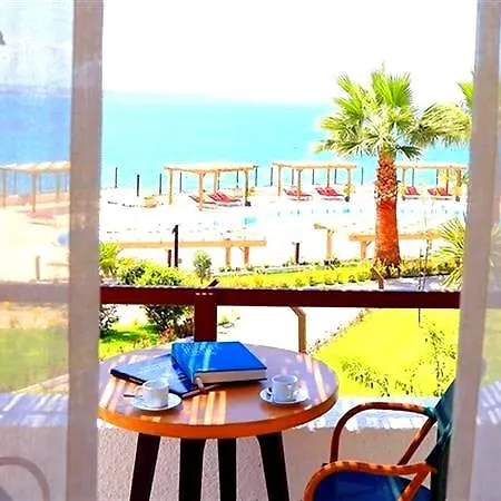 فندق Ceshme 3*